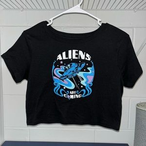 Graphic Crop Top, Size Large